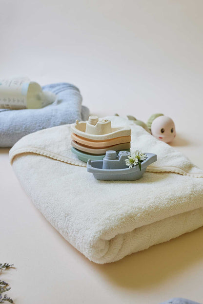 Ely's & Co Scalloped Hooded Towel and Washcloth Set